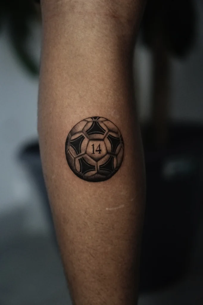 Tatuaje Balón de Futbol Alejo Ricardo