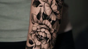 Tatuaje Mujer en el Brazo hecho por Goethe Ink